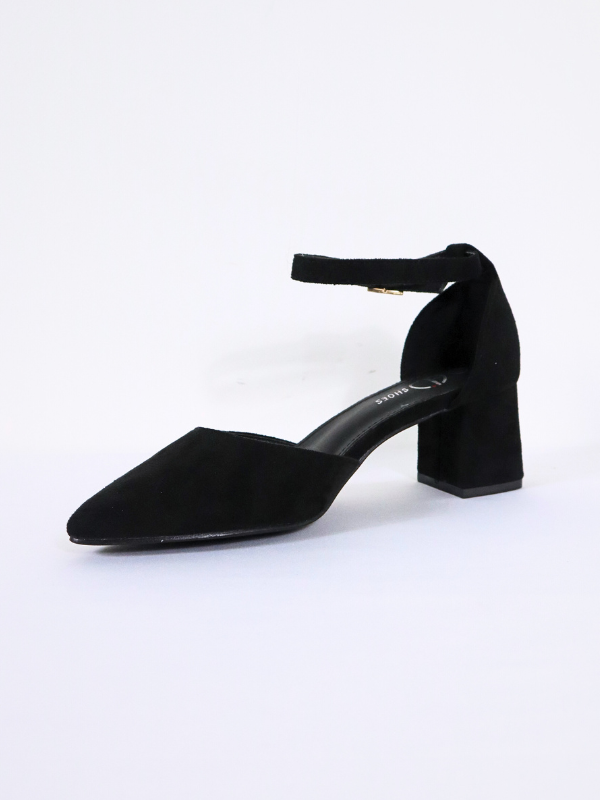 Zapatos tacón bajo negro