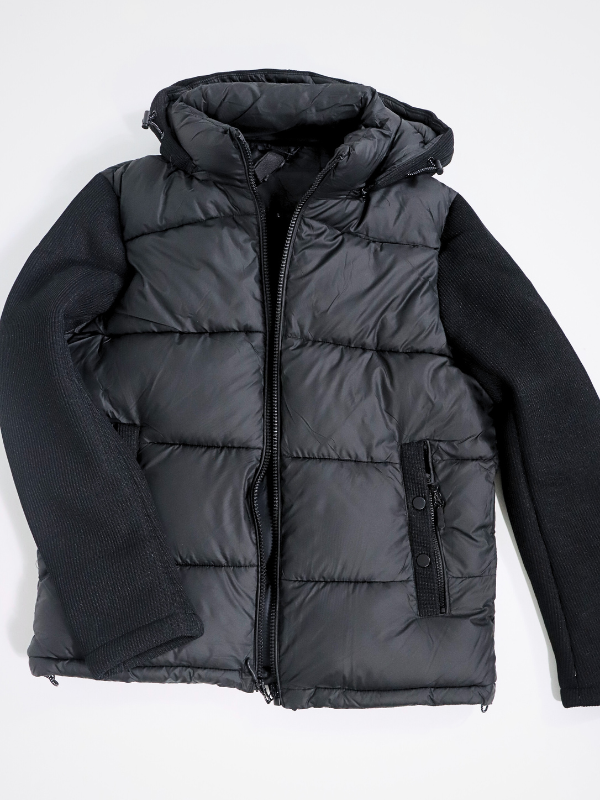 Abrigo con capucha - negro 2