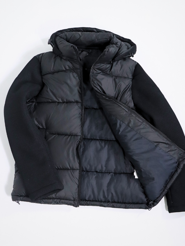 Abrigo con capucha - negro