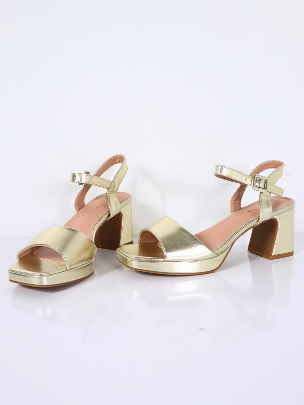 sandalias dorado de tacón bajo