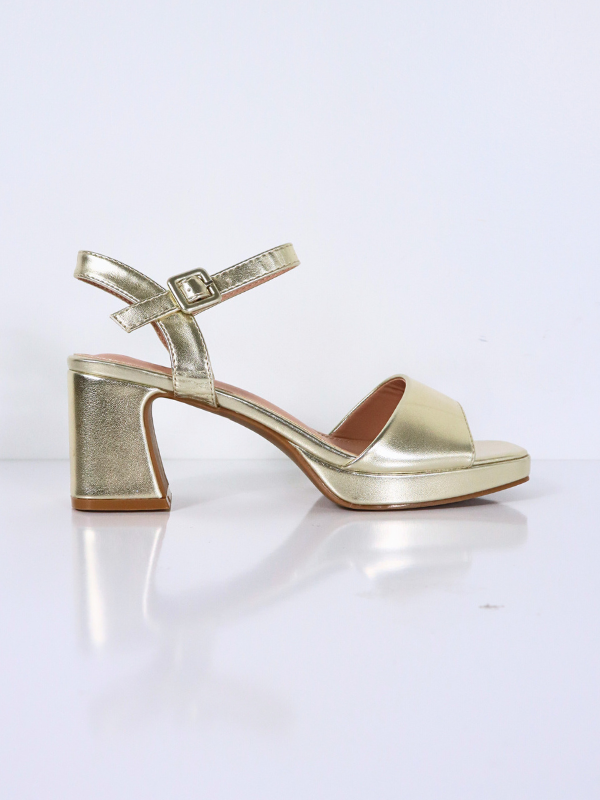 sandalias dorado de tacón bajo