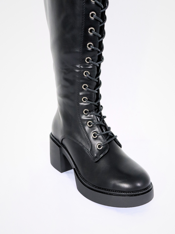 Botas alto con cordón