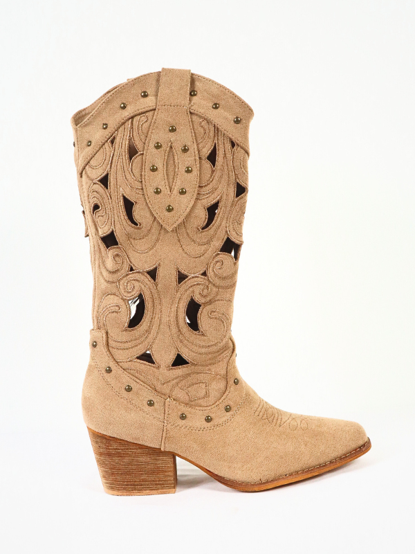 Botas de moda con diseño...