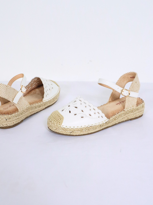 ALPARGATA MUJER TROQUELADO FLORES CON...