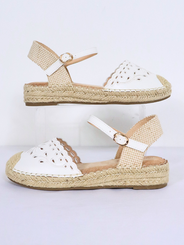 ALPARGATA MUJER TROQUELADO FLORES CON...