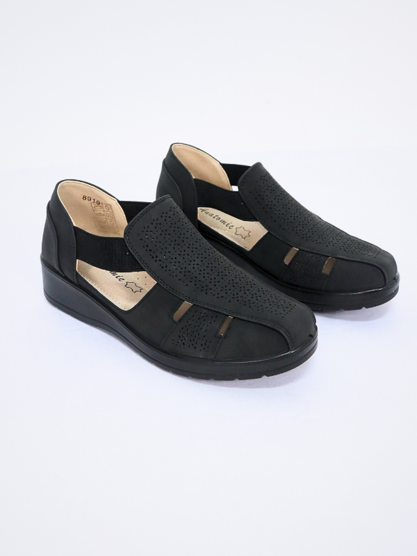 Sandalia cerrada elasti. comodo negro