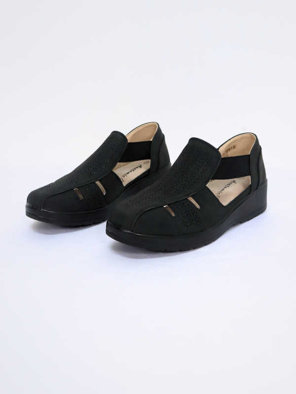 Sandalia cerrada elasti. comodo negro