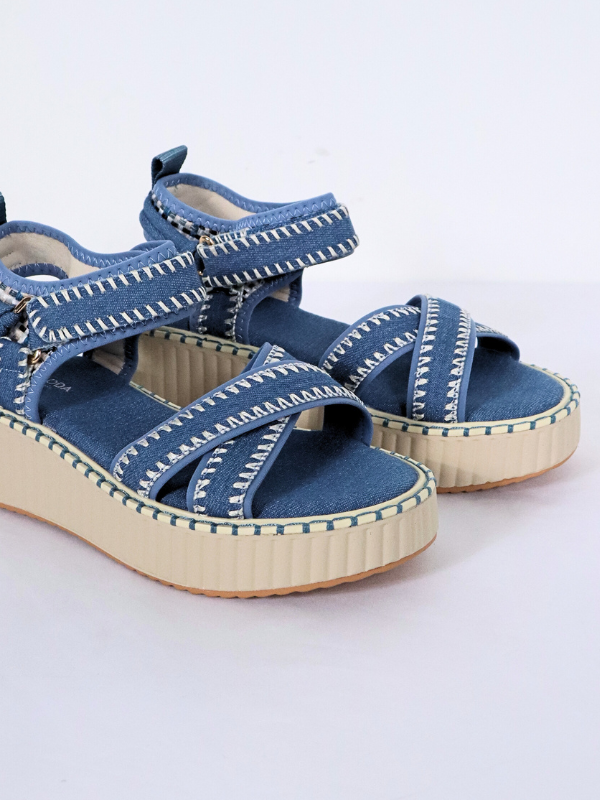 Sandalias deportivas de suela ligera...