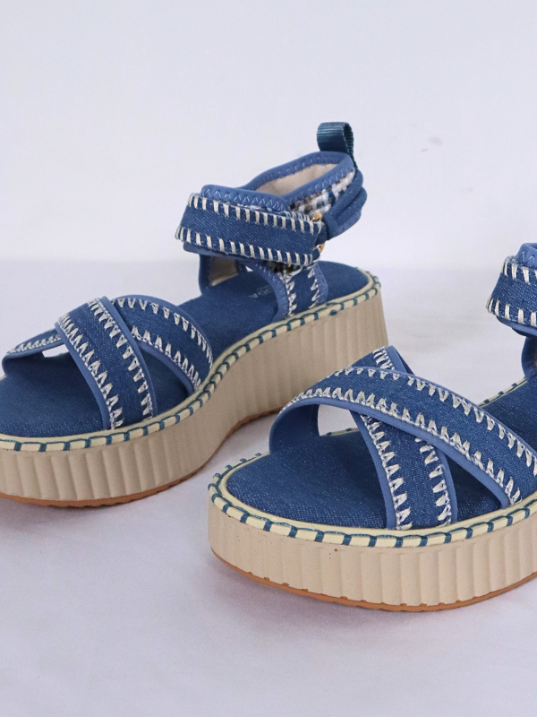 Sandalias deportivas de suela ligera...