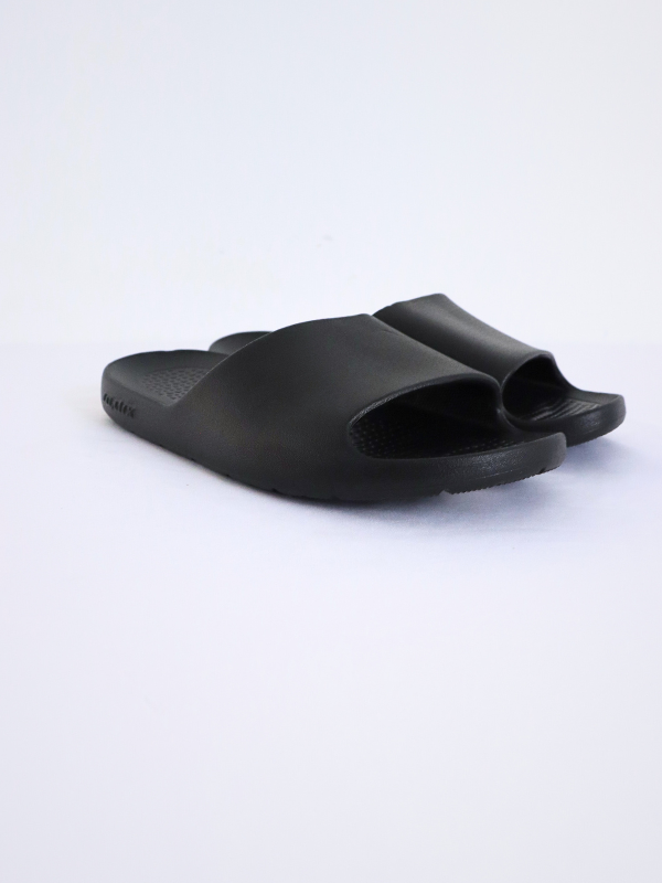 Zapatillas sencillas y de secado...