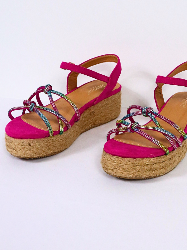 Sandalias cruzado con suela grueso...