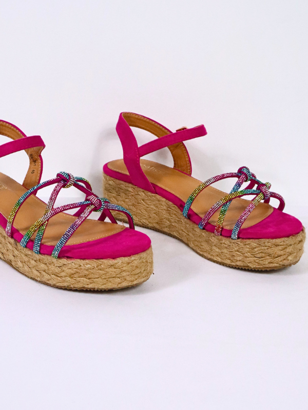 Sandalias cruzado con suela grueso...