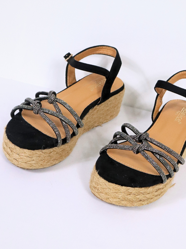 Sandalias cruzado con suela grueso...