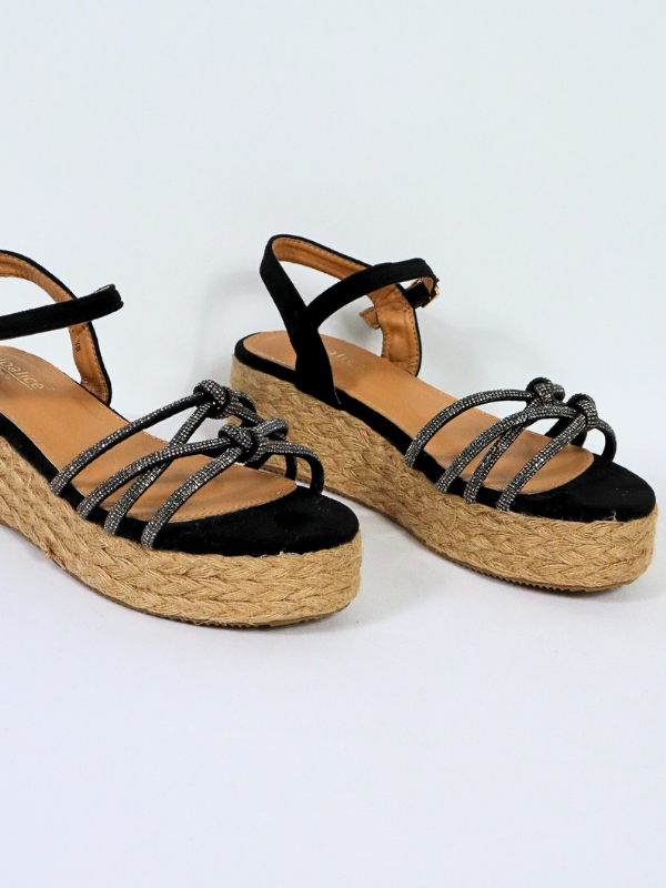 Sandalias cruzado con suela grueso...