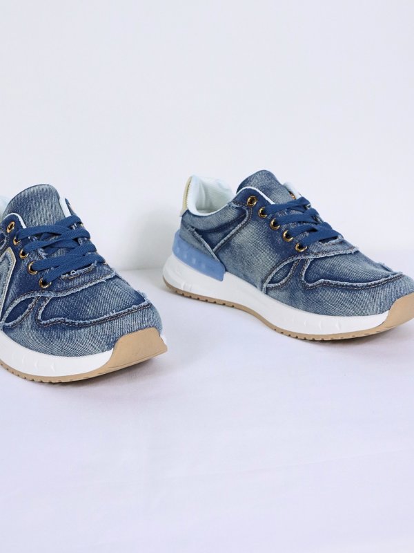 Women's wedge sneakers