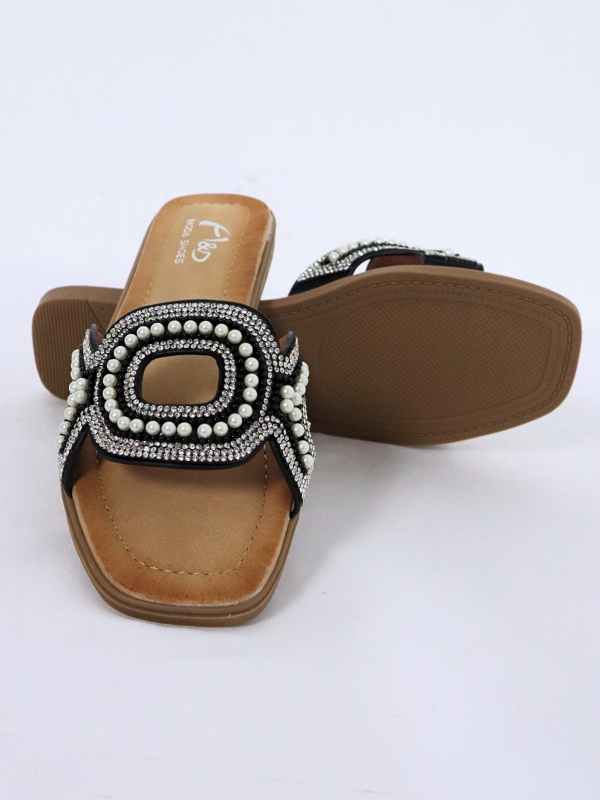 Sandalias planas con incrustaciones...