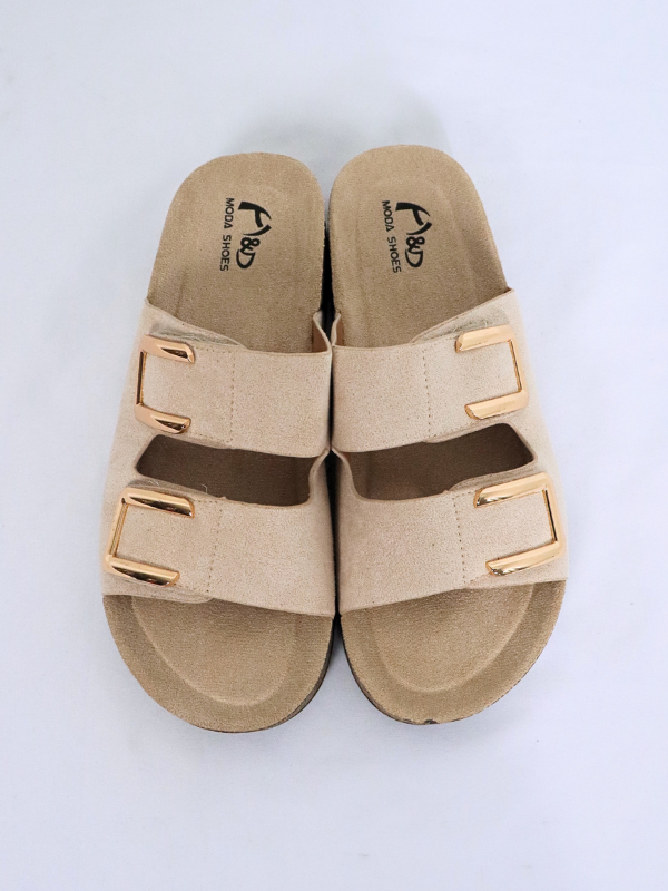 Sandalias planas con hebilla de...