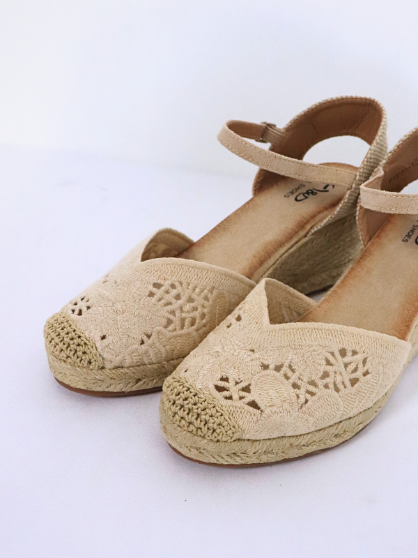 Sandalias beige huecas de tacón de...