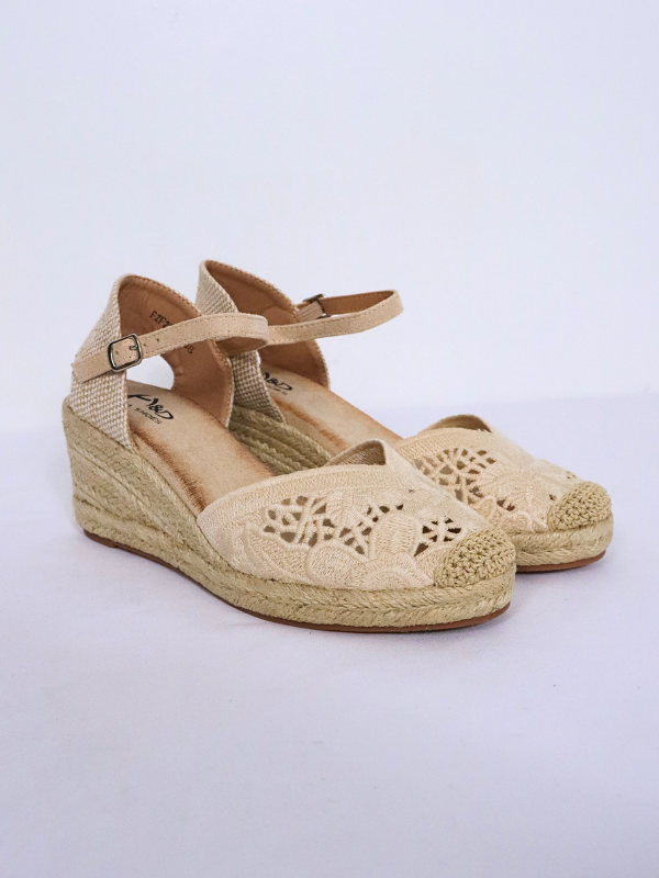 Sandalias beige huecas de tacón de...