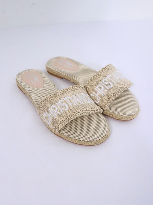 Sandalias planas de verano bordadas