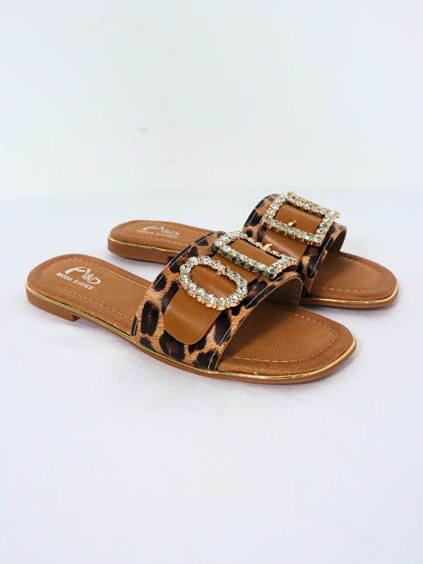 Sandalias planas diseñadas con...