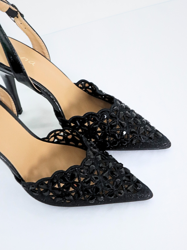 Zapatos color crema de tacón con...