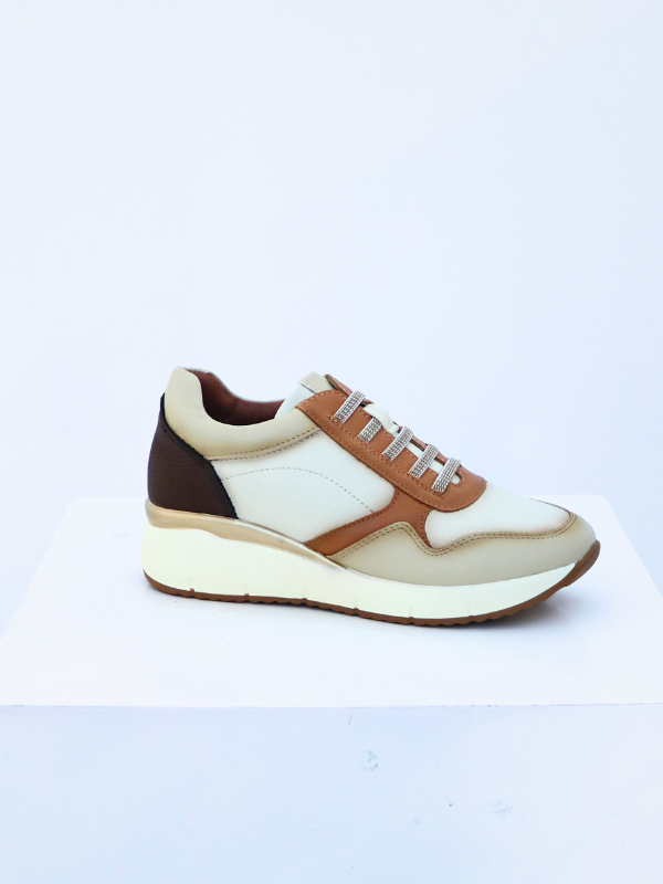 Zapatos casuales beige suela ligera