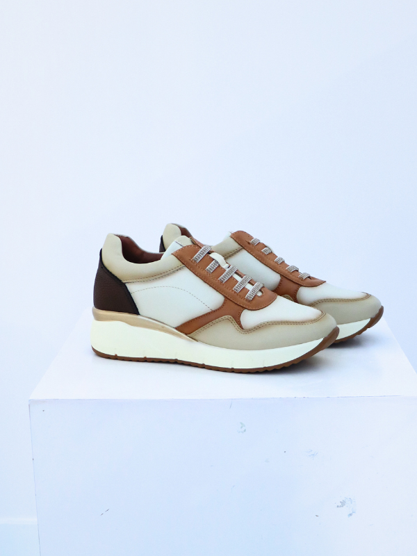 Zapatos casuales beige suela ligera