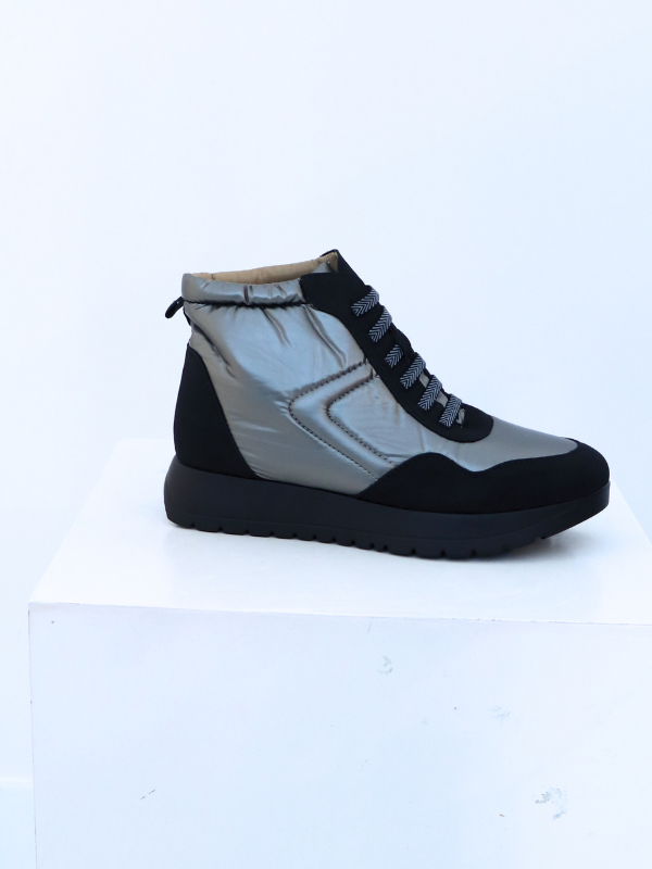 Botín impermeable suela ligera