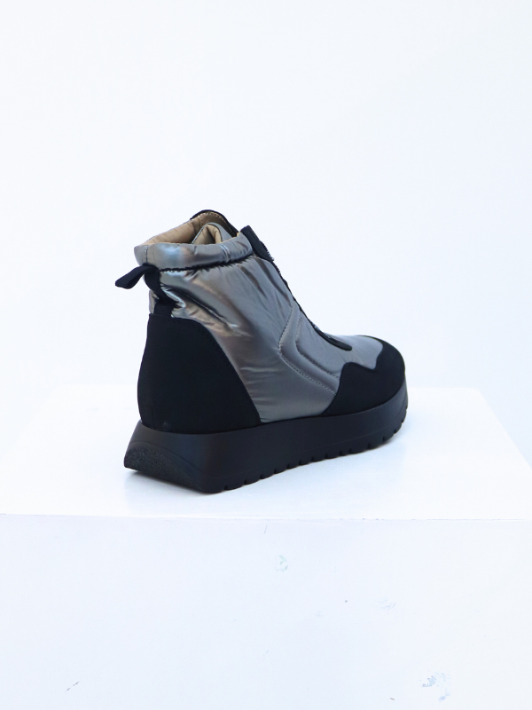 Botín impermeable suela ligera