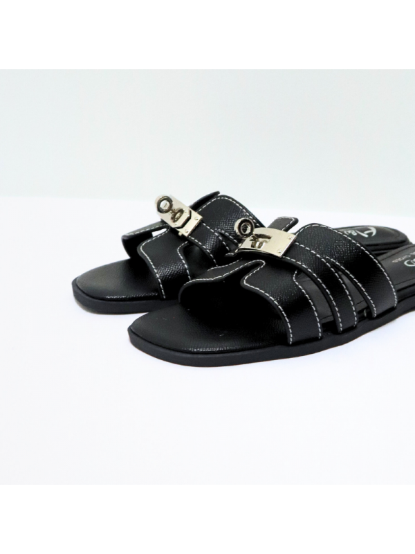 Sandalias de verano a la moda con...