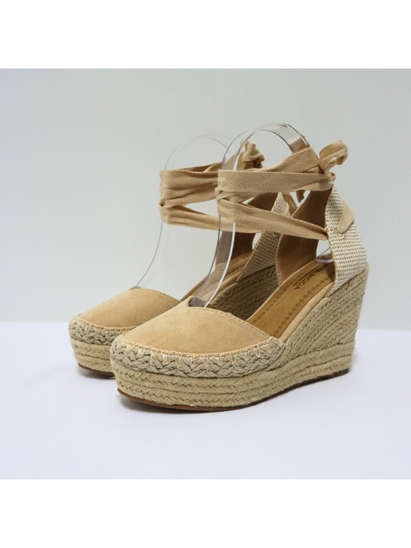 Sandalias de cuña con tiras