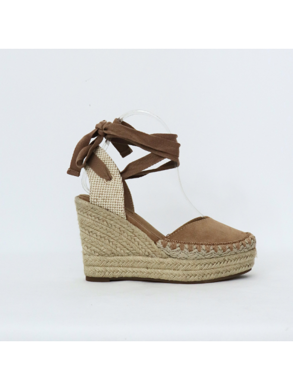 Sandalias de cuña con tiras