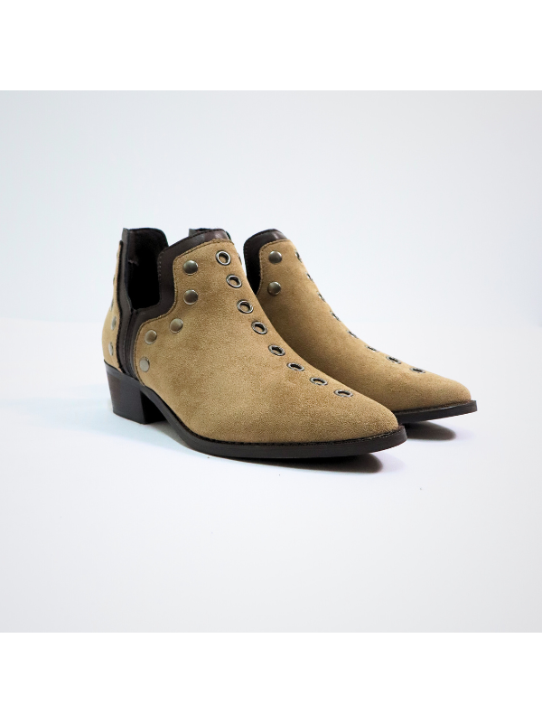 Botines estilo western con tacón bajo