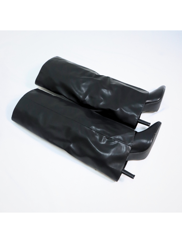 Botas altas de tacón fino con punta...