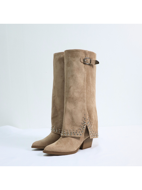 Botas de moda con adornos... 2