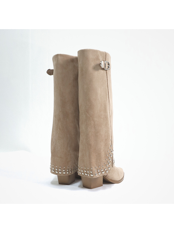 Botas de moda con adornos metálicos,...