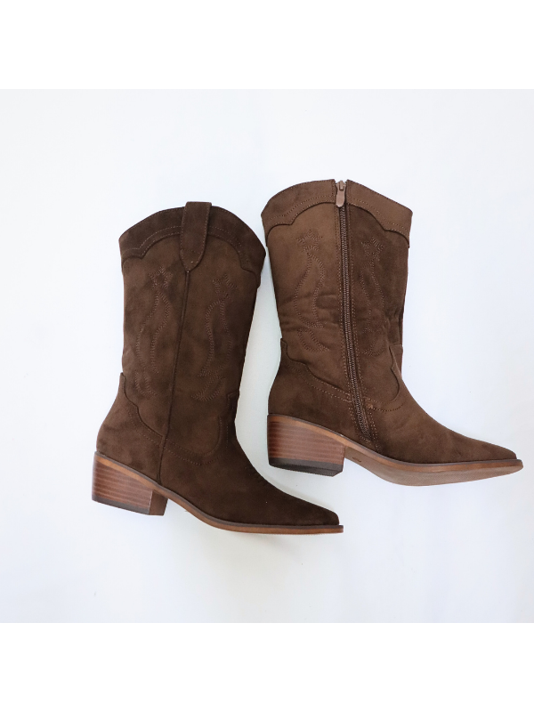 Botas altas color café oscuro con...