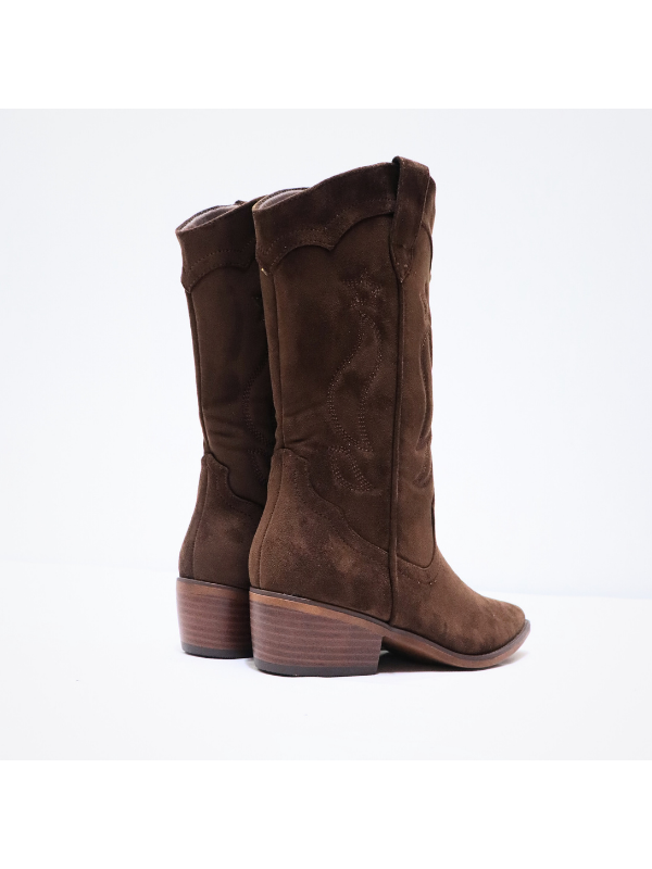 Botas altas color café oscuro con...