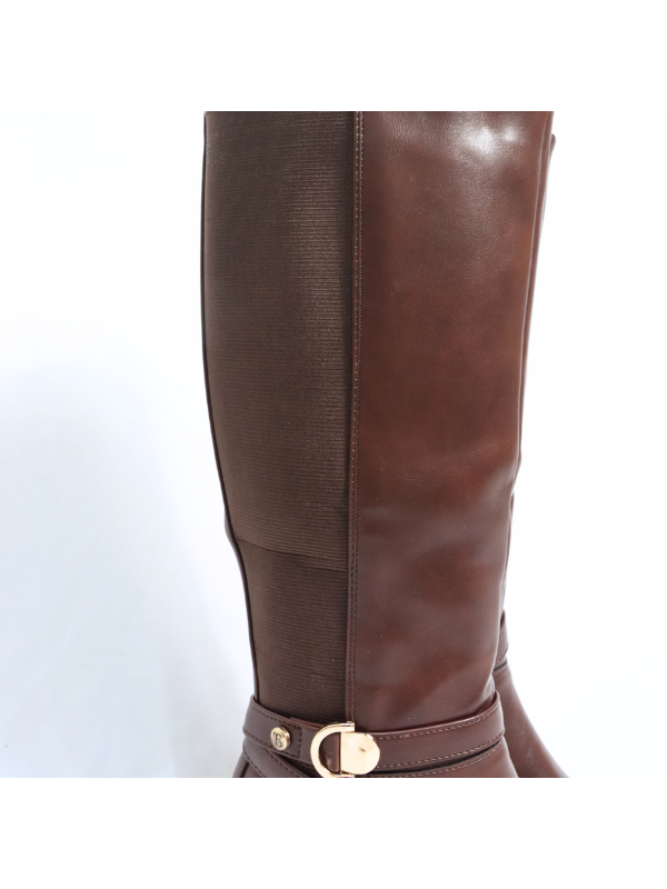 Botas altas con cremallera lateral...