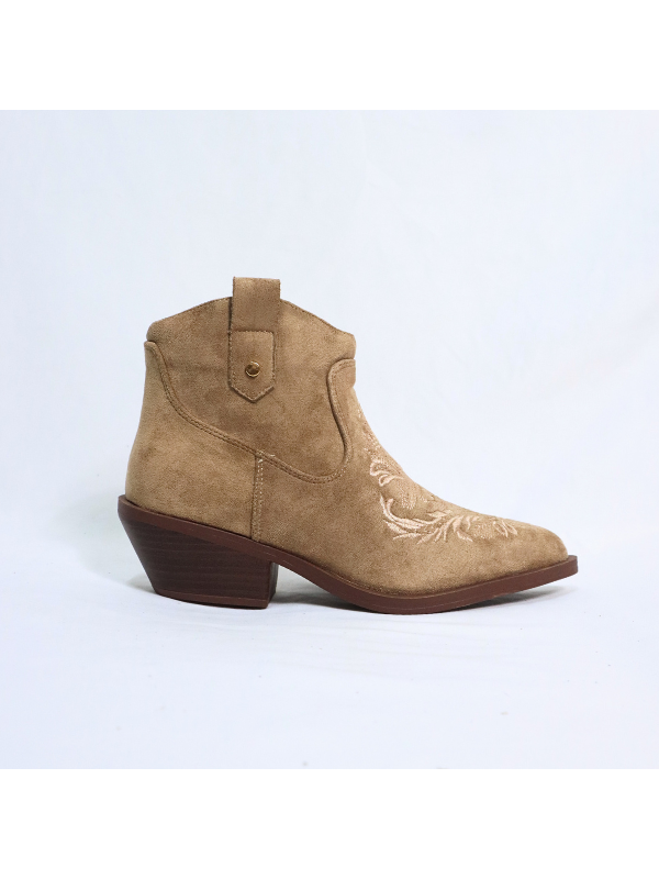 Botín cowboy con tacón bajo