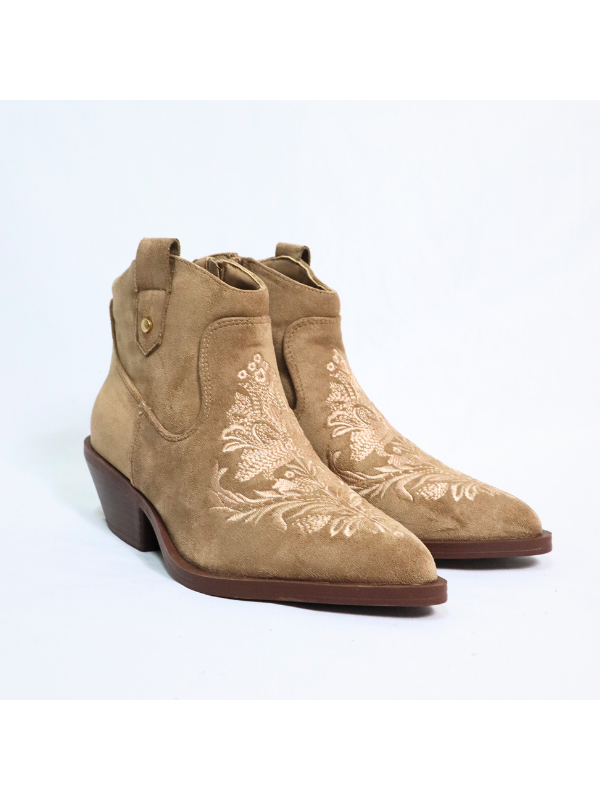 Botín cowboy con tacón bajo