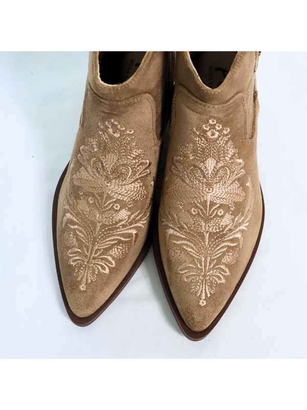 Botín cowboy con tacón bajo