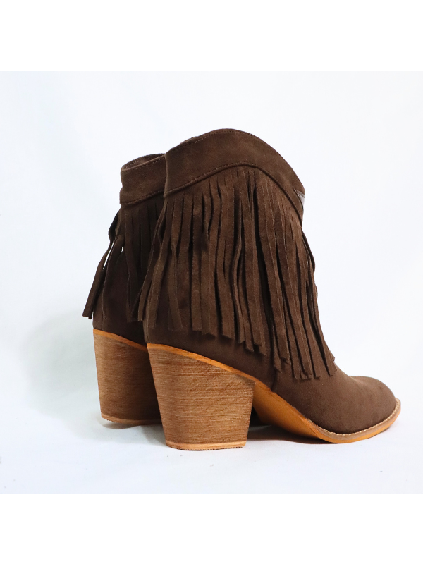 Botines cowboy con tacón y fleco