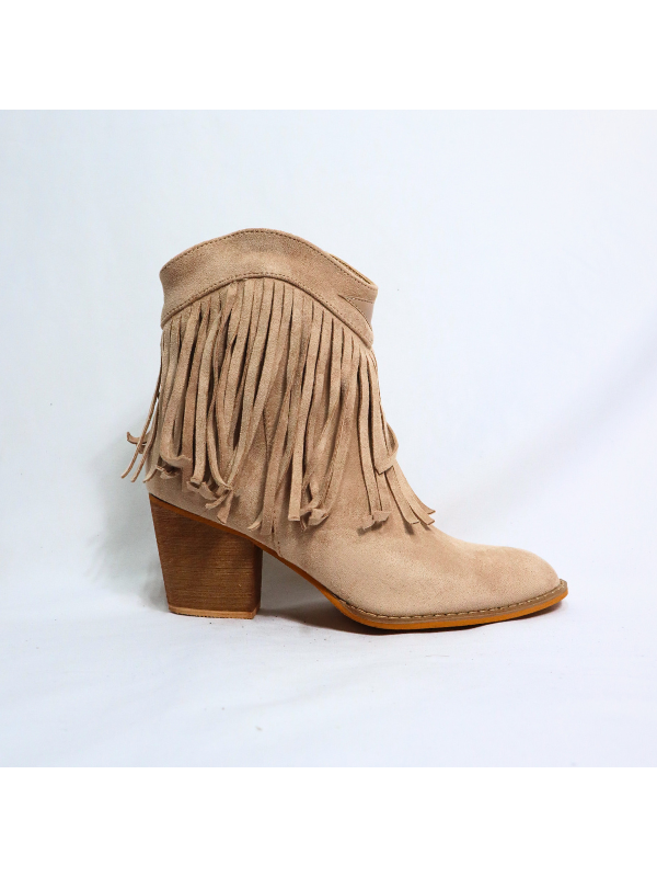 Botines cowboy con tacón y fleco