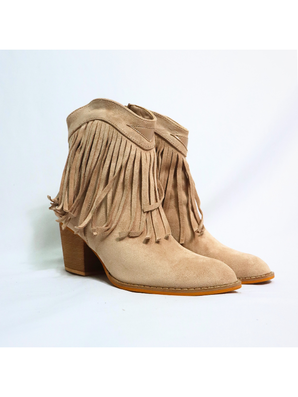 Botines cowboy con tacón y fleco
