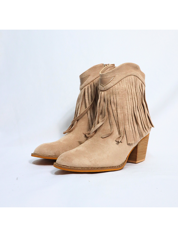 Botines cowboy con tacón y fleco