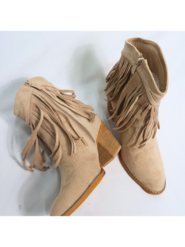 Botines cowboy con tacón y fleco