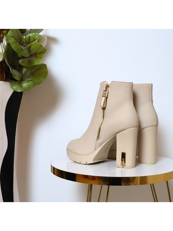 Elegantes botines de tacón alto con...