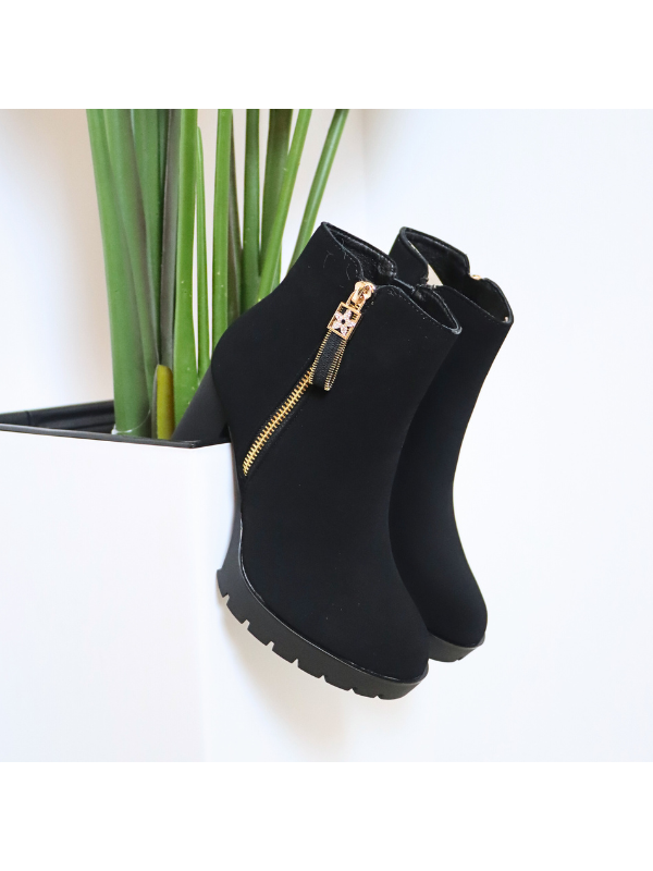 Elegantes botines de tacón alto con...